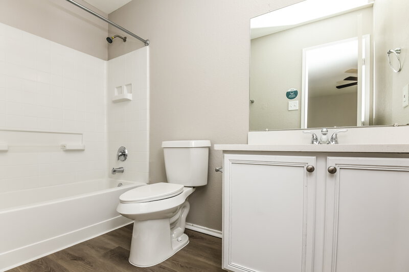 2,220/Mo, 6605 Meadow Way Ln Fort Worth, TX 76179 Main Bathroom View