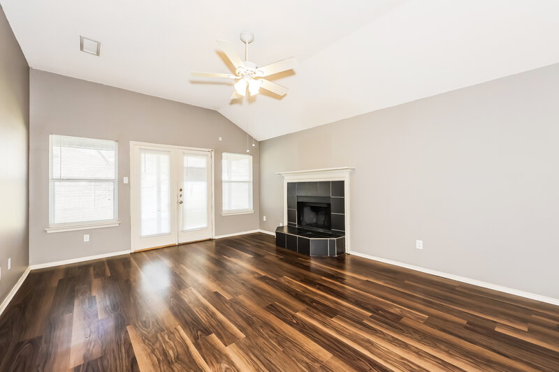 2,095/Mo, 870 Valleybrooke Dr Arlington, TX 76001 Living Room View