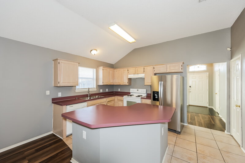2,095/Mo, 870 Valleybrooke Dr Arlington, TX 76001 Kitchen View 2