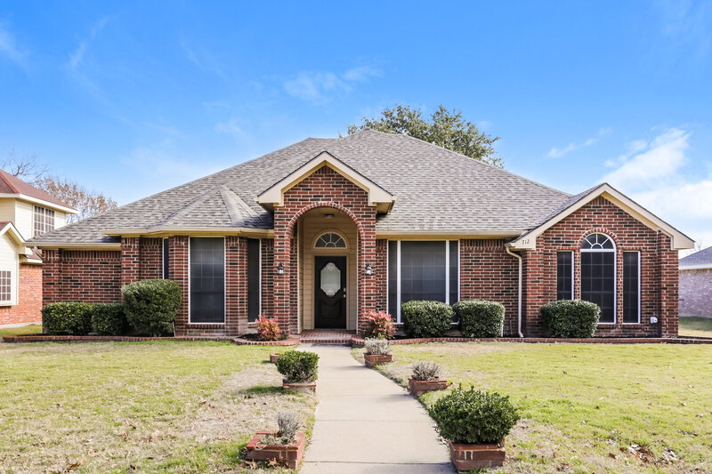 2,325/Mo, 712 Stain Glass Dr Desoto, TX 75115 External View