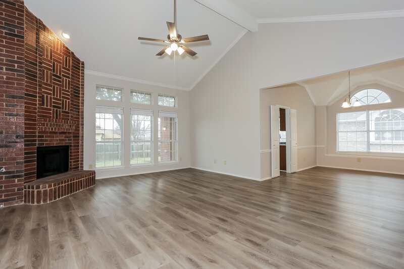 2,325/Mo, 712 Stain Glass Dr Desoto, TX 75115 Living Room View