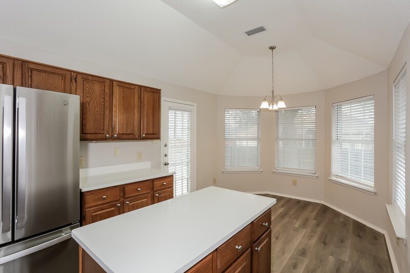 2,325/Mo, 712 Stain Glass Dr Desoto, TX 75115 Kitchen View 2