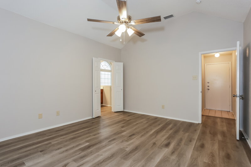 2,325/Mo, 712 Stain Glass Dr Desoto, TX 75115 Main Bedroom View 2