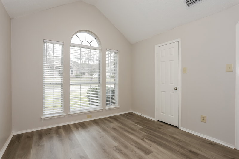 2,325/Mo, 712 Stain Glass Dr Desoto, TX 75115 Bedroom View