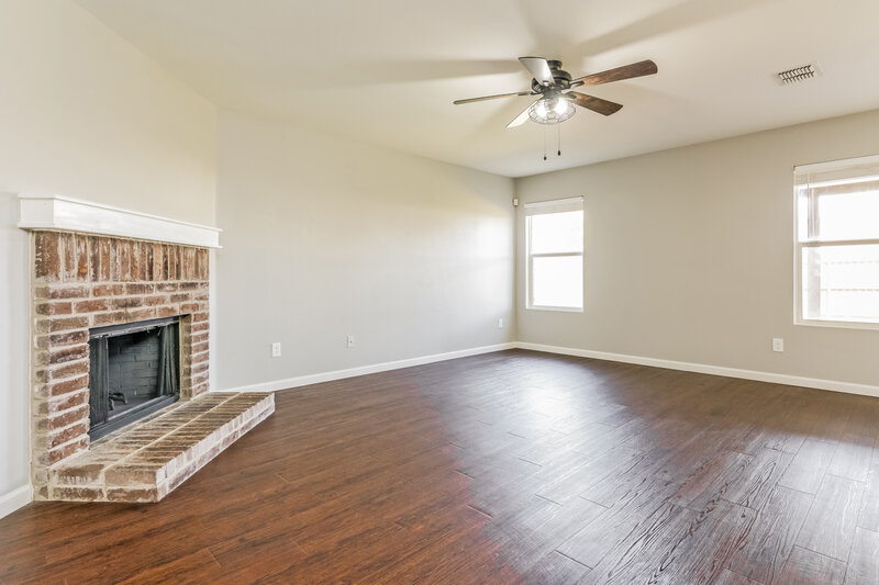 2,165/Mo, 1929 Foxfield Justin, TX 76247 Living Room View