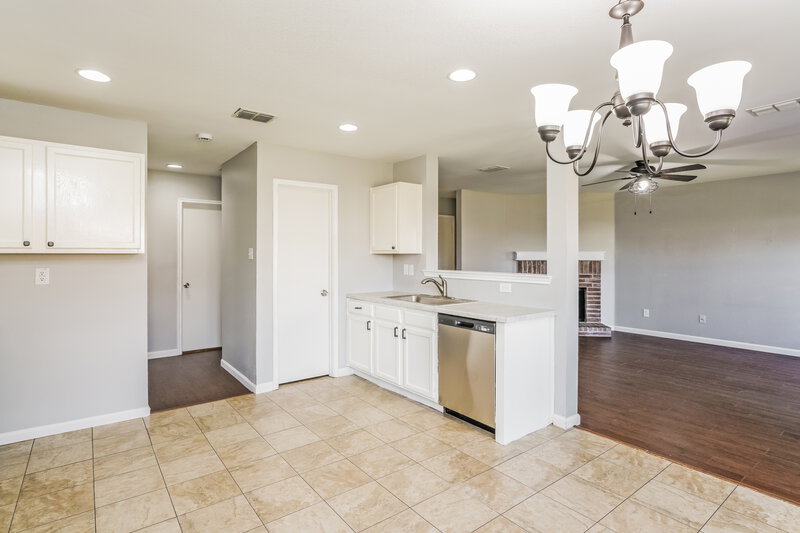 2,165/Mo, 1929 Foxfield Justin, TX 76247 Kitchen View