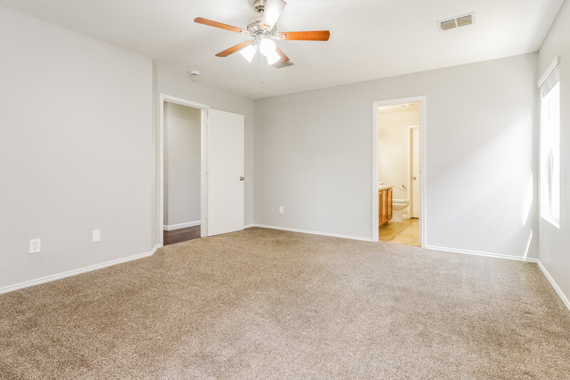 2,165/Mo, 1929 Foxfield Justin, TX 76247 Main Bedroom View