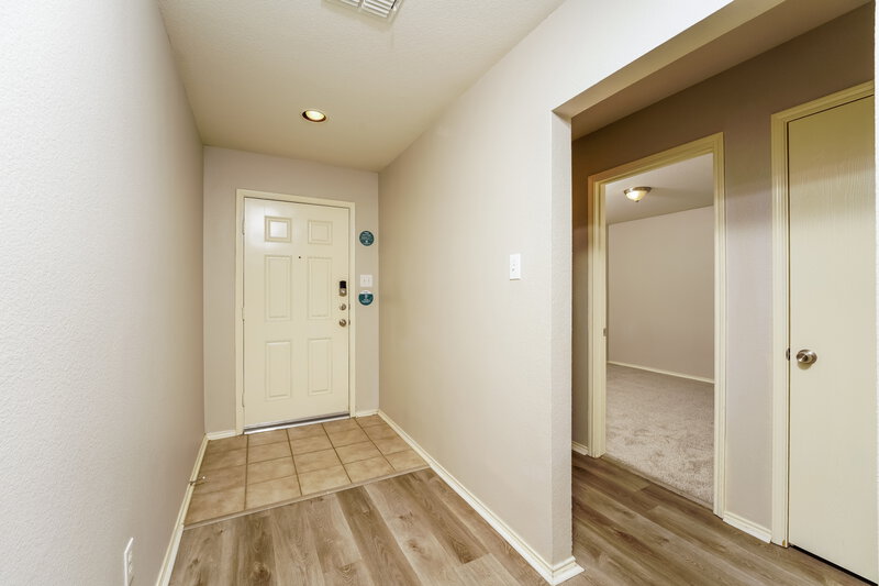 1,690/Mo, 1209 Lambert Dr Princeton, TX 75407 Foyer View