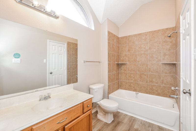 2,275/Mo, 2116 Amber Spgs Mesquite, TX 75181 Bathroom View 3