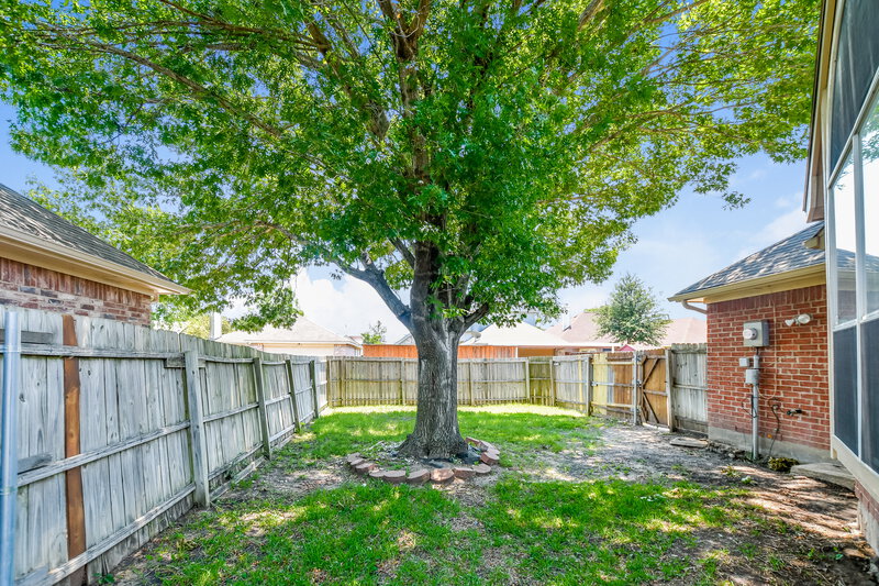 2,275/Mo, 2116 Amber Spgs Mesquite, TX 75181 Rear View 2
