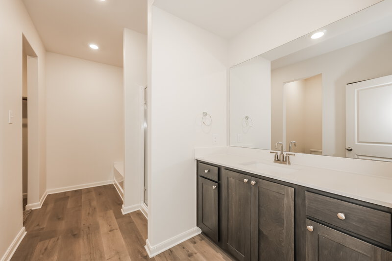 2,490/Mo, 1532 Woodwinds Dr Fort Worth, TX 76140 Main Bathroom View