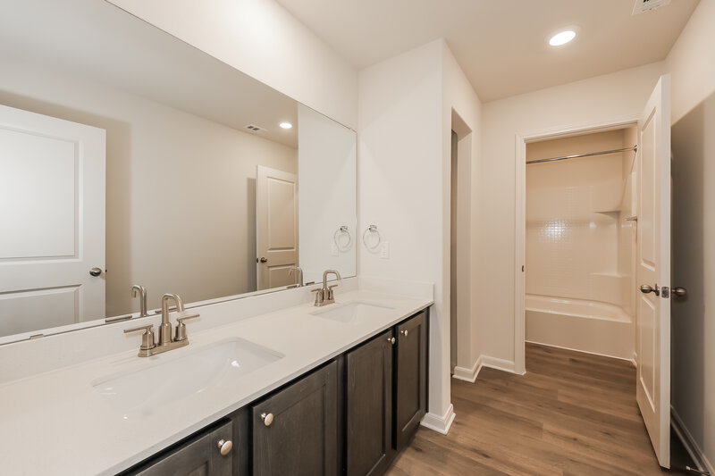 2,490/Mo, 1532 Woodwinds Dr Fort Worth, TX 76140 Bathroom View