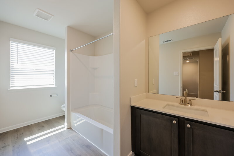 2,465/Mo, 1417 Woodwinds Dr Fort Worth, TX 76140 Bathroom View