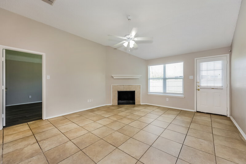 1,910/Mo, 800 Sierra Cir Burleson, TX 76028 Living Room View