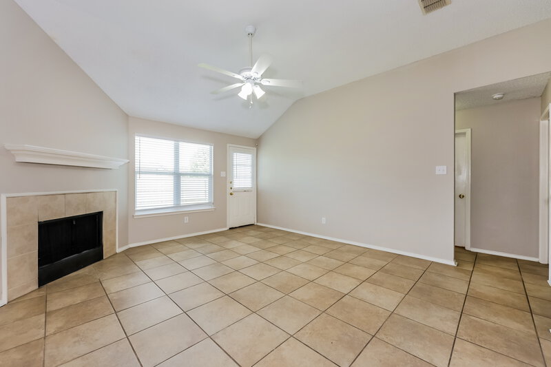 1,910/Mo, 800 Sierra Cir Burleson, TX 76028 Living Room View 2