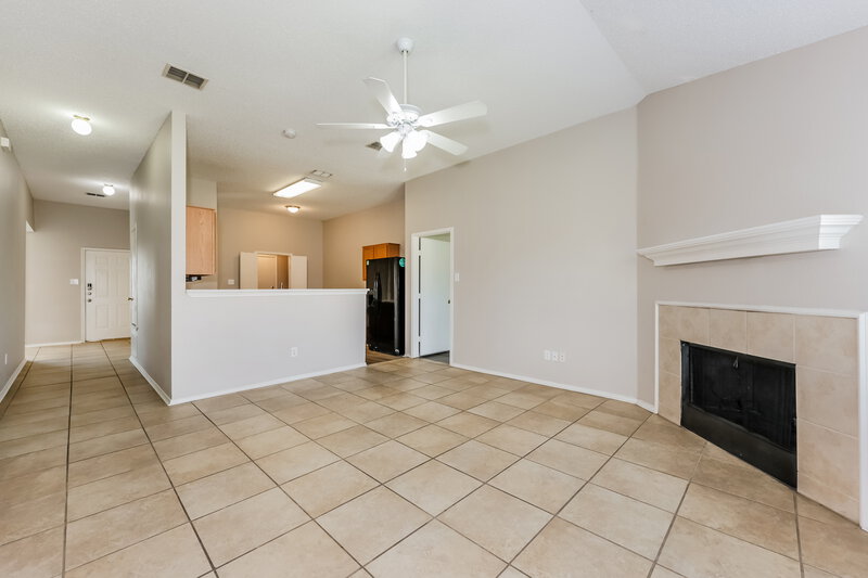 1,910/Mo, 800 Sierra Cir Burleson, TX 76028 Living Room View 3