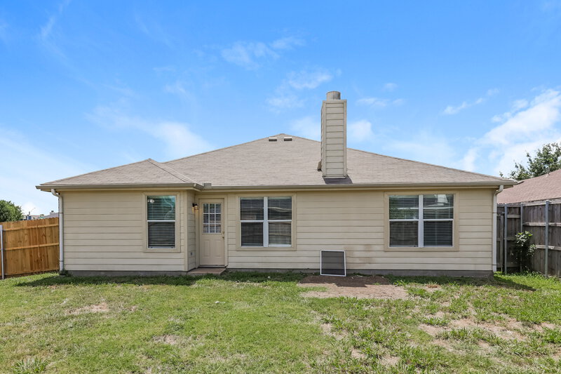 1,910/Mo, 800 Sierra Cir Burleson, TX 76028 Rear View