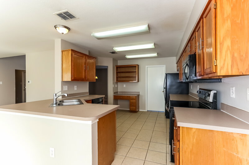 2,565/Mo, 945 Silver Streak Dr Saginaw, TX 76131 Kitchen View