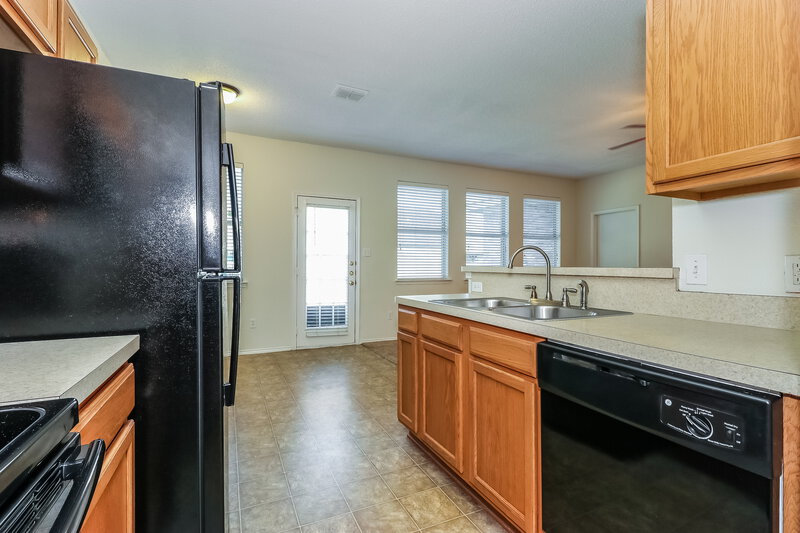 1,795/Mo, 6341 Bay Lake Dr Fort Worth, TX 76179 Kitchen View 2