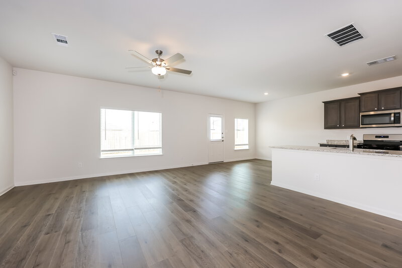 3,350/Mo, 9733 Teton Vista Dr Fort Worth, TX 76140 Living Room View 2