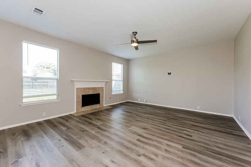 2,445/Mo, 8608 Stonewall Ct Fort Worth, TX 76123 Living Room View