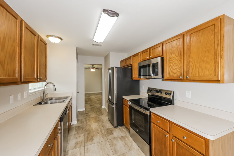 2,405/Mo, 120 Autumn Trl Red Oak, TX 75154 Kitchen View