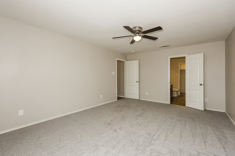 2,405/Mo, 120 Autumn Trl Red Oak, TX 75154 Main Bedroom View 2