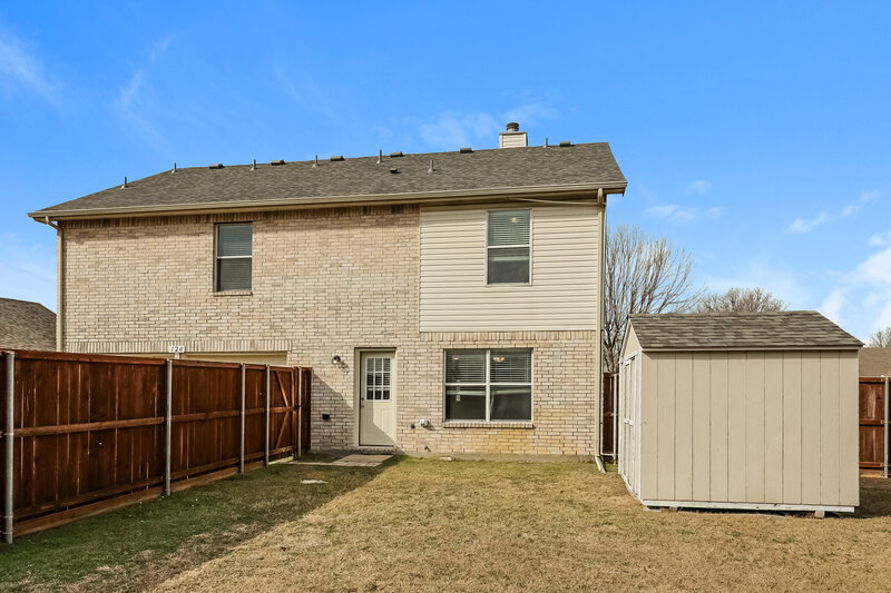 2,405/Mo, 120 Autumn Trl Red Oak, TX 75154 Rear View