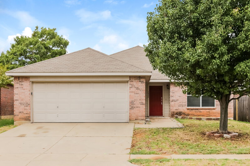 2,075/Mo, 7824 Whitney Ln Fort Worth, TX 76112 External View