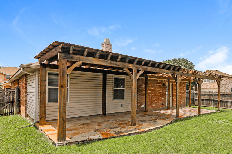 1,960/Mo, 16528 Woodside Dr Justin, TX 76247 Rear View