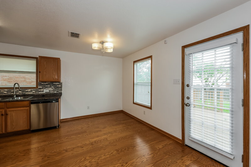 2,200/Mo, 6620 Meadow Way Ln Fort Worth, TX 76179 Dining Room View