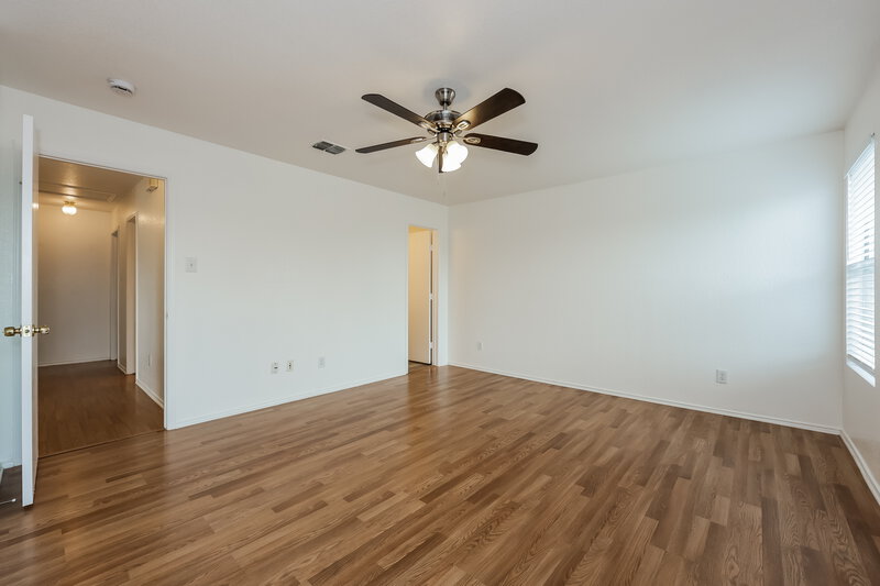 2,200/Mo, 6620 Meadow Way Ln Fort Worth, TX 76179 Main Bedroom View 2