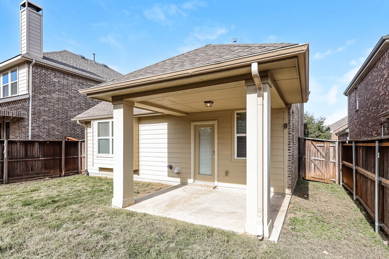 2,465/Mo, 308 Perkins Dr Lantana, TX 76226 Rear View 2