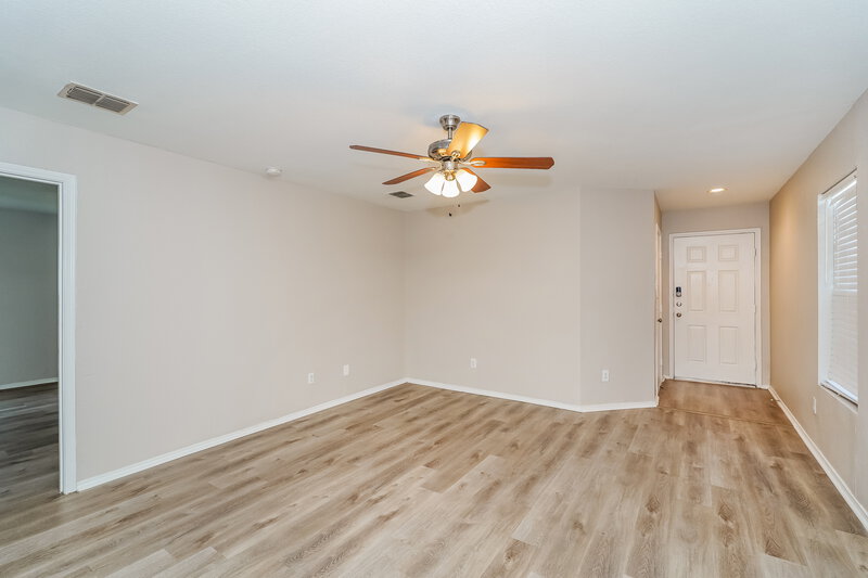1,760/Mo, 2013 Angel Way Heartland, TX 75126 Living Room View