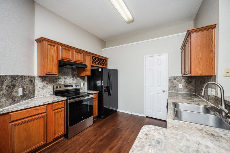 2,130/Mo, 512 Shaye Ct Seagoville, TX 75159 Kitchen View 2