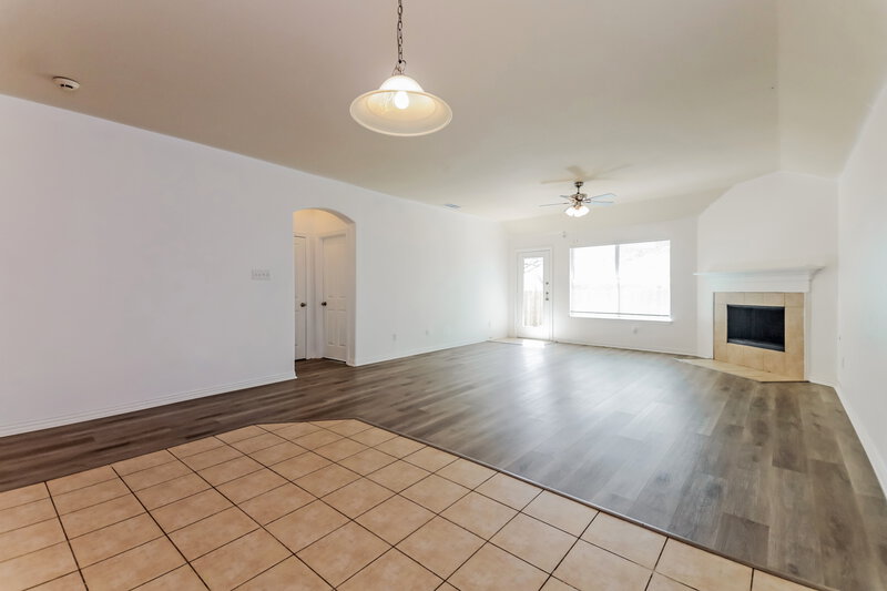 2,250/Mo, 1816 Caney Creek Dr Little Elm, TX 75068 Dining Room View 2