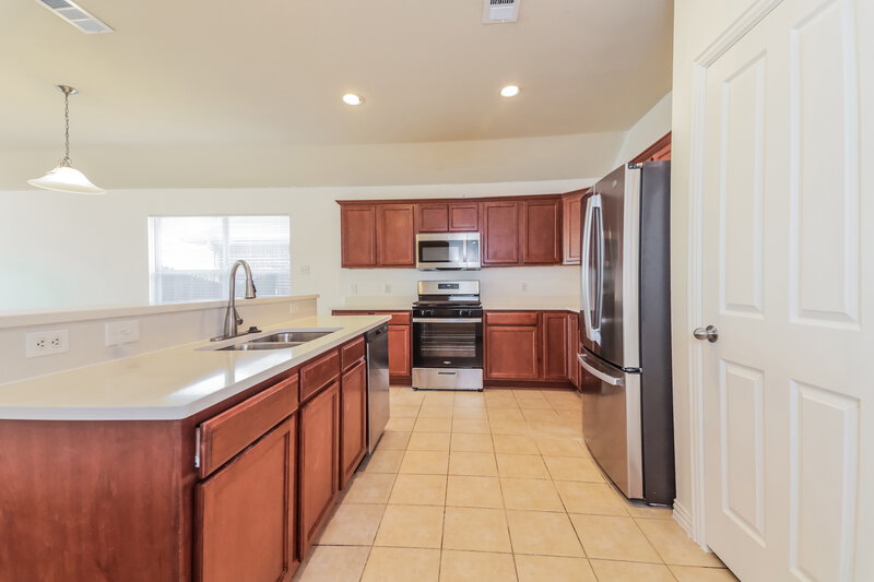 2,250/Mo, 1816 Caney Creek Dr Little Elm, TX 75068 Kitchen View