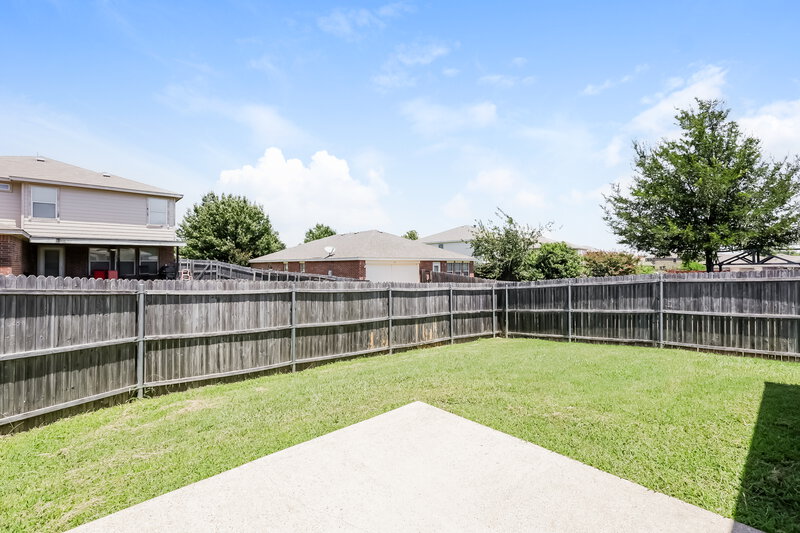 2,335/Mo, 609 Snapdragon Ln Desoto, TX 75115 Backyard View