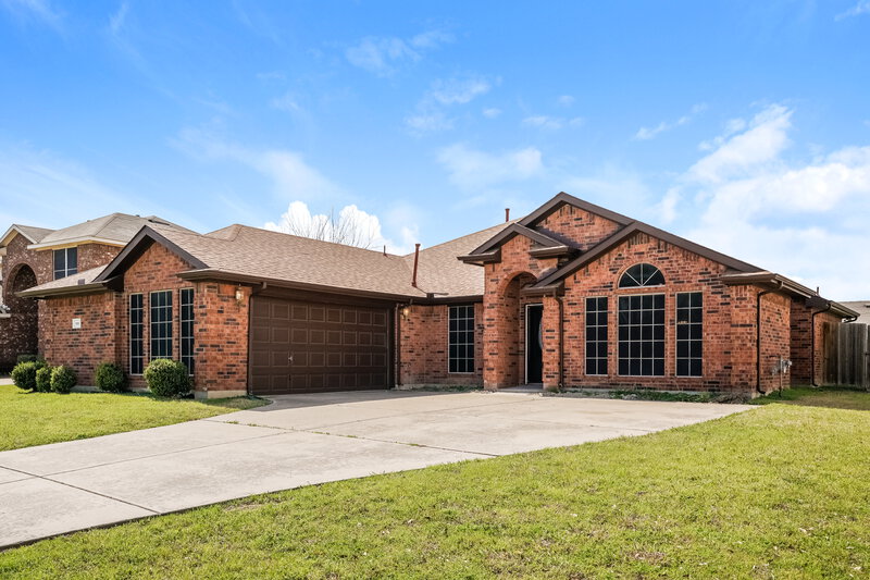 2,450/Mo, 1013 Urban Dr Desoto, TX 75115 Front View