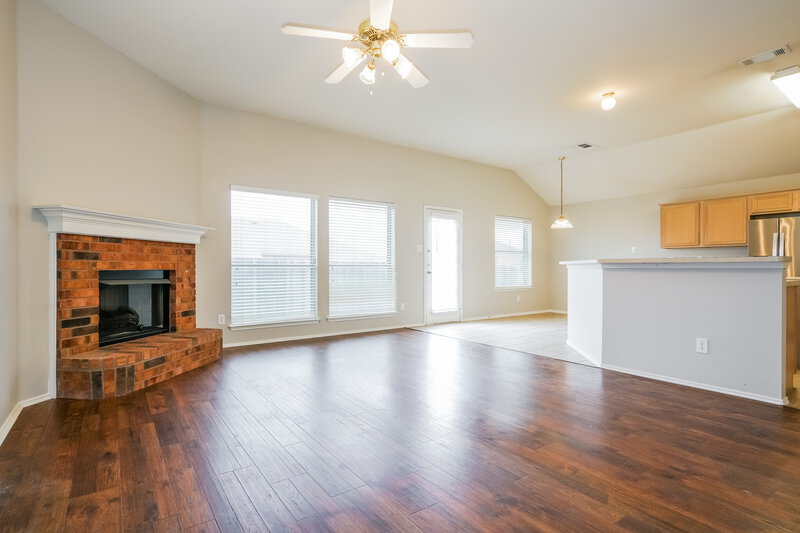 2,450/Mo, 1013 Urban Dr Desoto, TX 75115 Living Room View