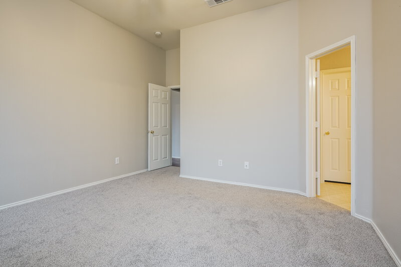 2,450/Mo, 1013 Urban Dr Desoto, TX 75115 Main Bedroom View 2