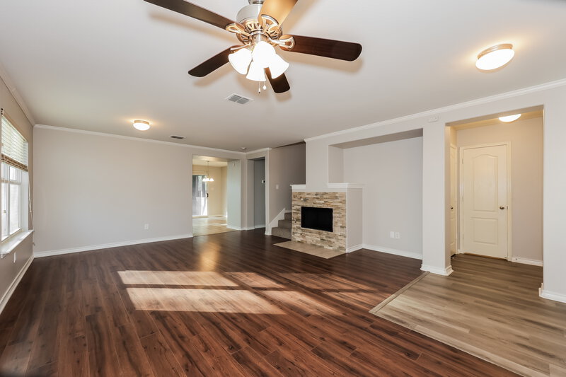 2,530/Mo, 344 Summer Tree Dr Hutchins, TX 75141 Living Room View 2