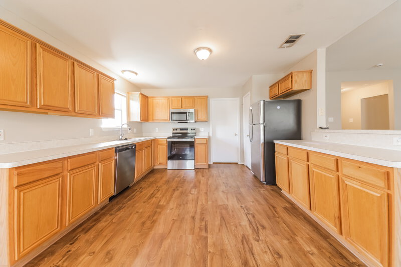 1,775/Mo, 302 S Chestnut St Forney, TX 75126 Kitchen View