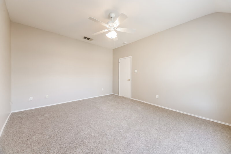 1,775/Mo, 302 S Chestnut St Forney, TX 75126 Main Bedroom View