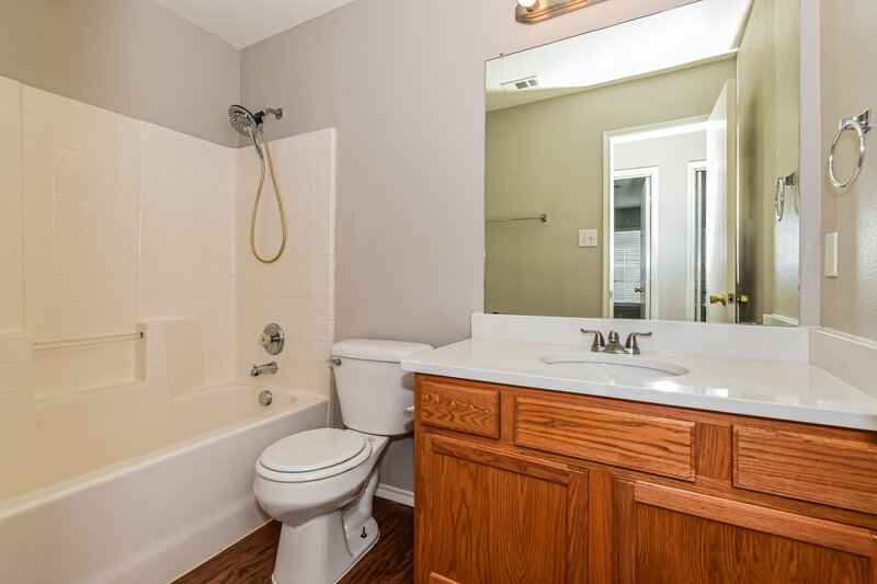 1,965/Mo, 3884 Pinebluff Ln Rockwall, TX 75032 Bathroom View