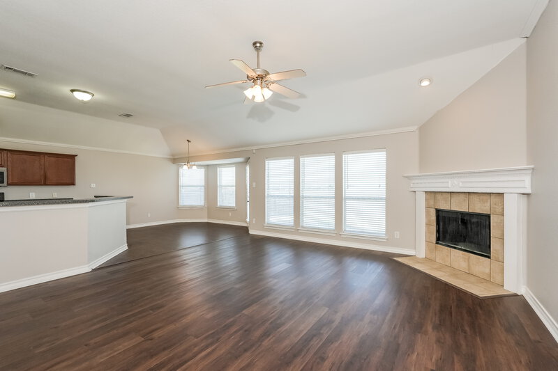 1,885/Mo, 909 Crowder Dr Crowley, TX 76036 Living Room View 2