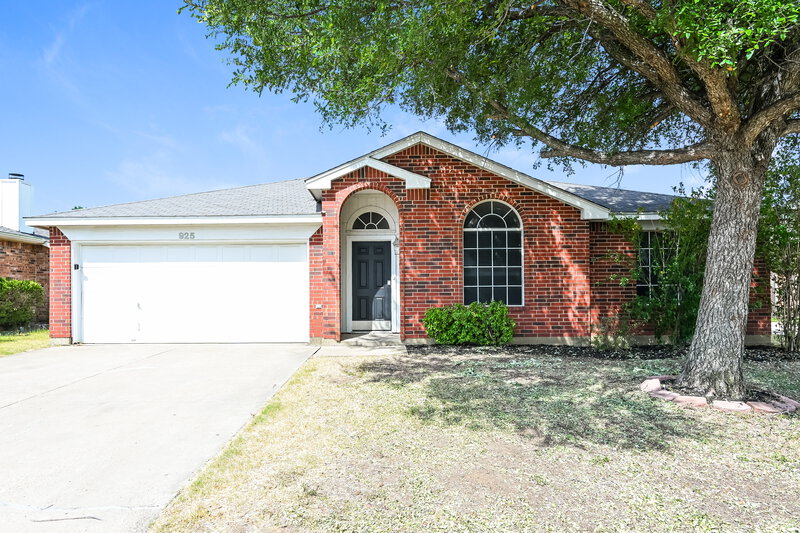 2,020/Mo, 925 Comiskey Ct Saginaw, TX 76179 External View