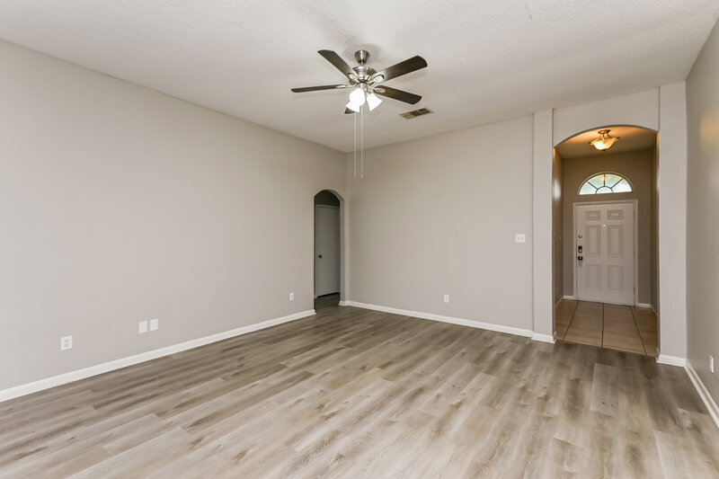 2,020/Mo, 925 Comiskey Ct Saginaw, TX 76179 Living Room View