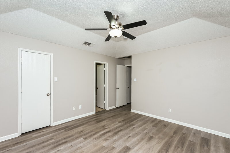 2,020/Mo, 925 Comiskey Ct Saginaw, TX 76179 Main Bedroom View 2