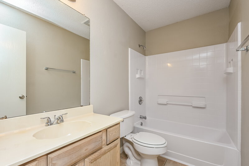 2,020/Mo, 925 Comiskey Ct Saginaw, TX 76179 Bathroom View